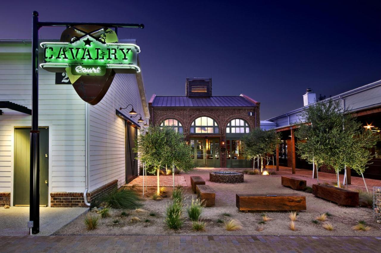 Cavalry Court, By Valencia Hotel Collection Колледж-Стейшн Экстерьер фото